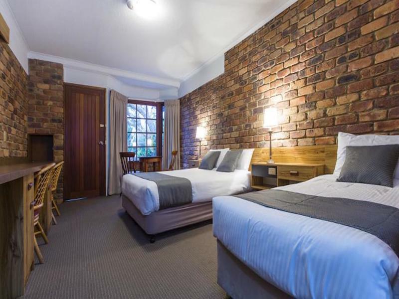 Montville Mountain Inn Ngoại thất bức ảnh